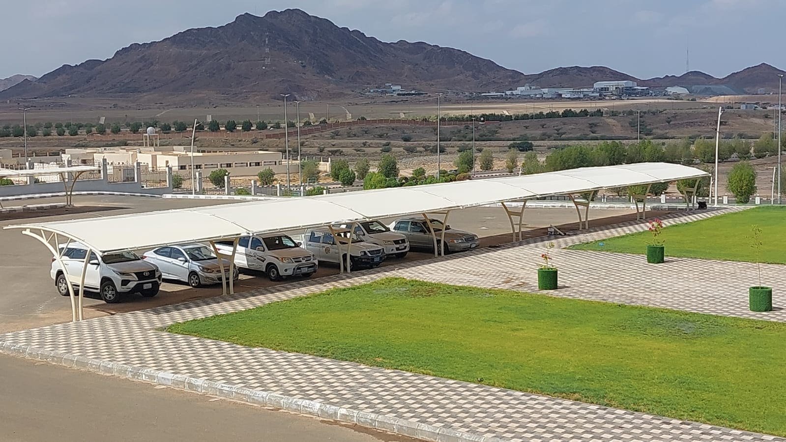 ديكورات جبس وفوم وورق حائط في الدمام

